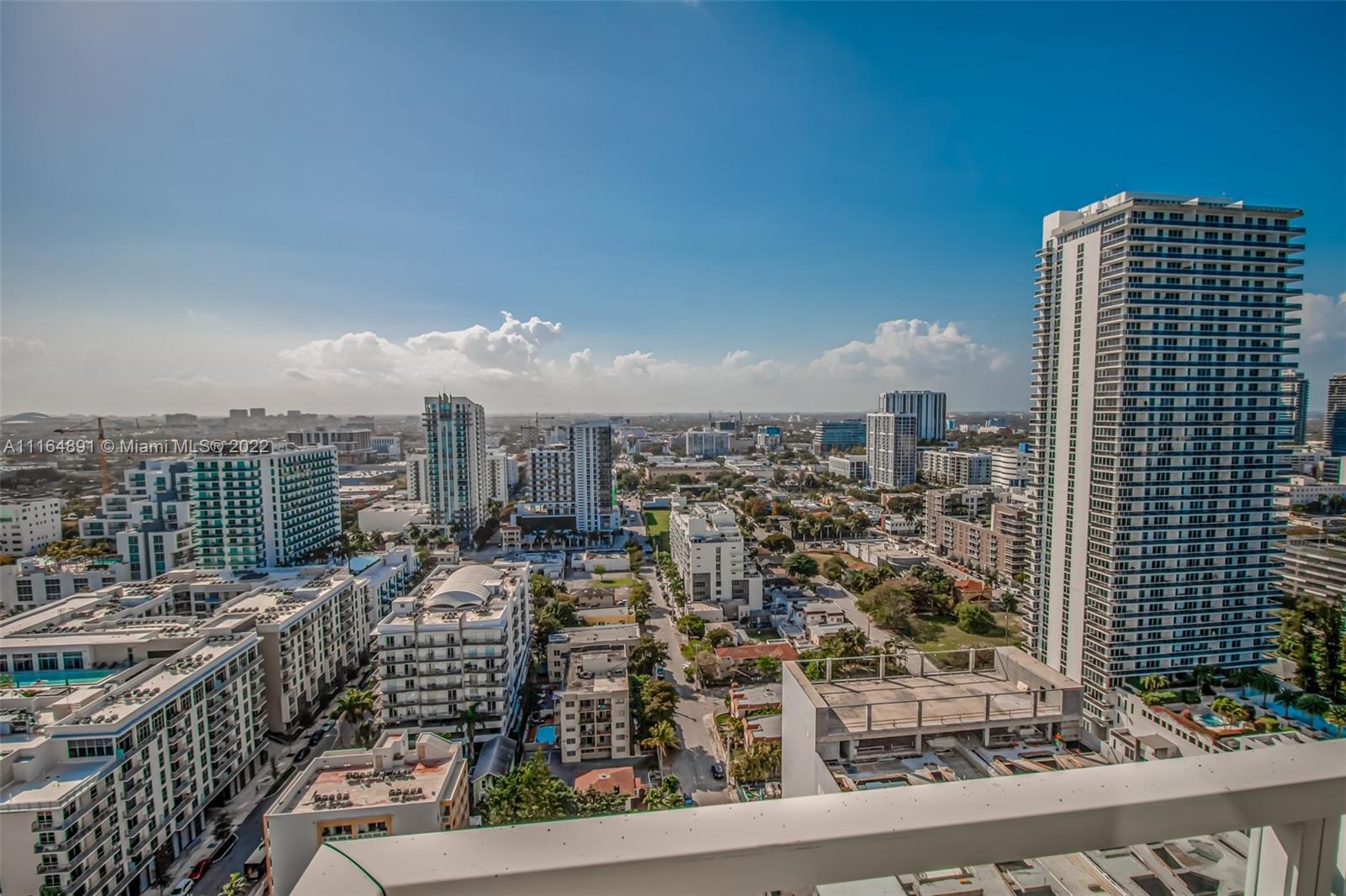 665 NE 25th St Unit: 2405