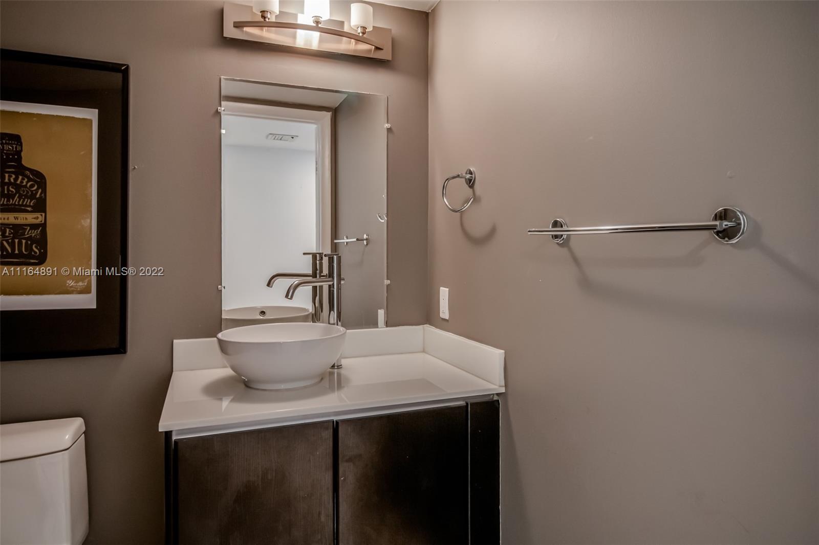 665 NE 25th St Unit: 2405