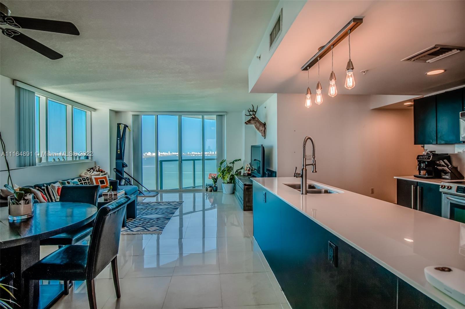 665 NE 25th St Unit: 2405