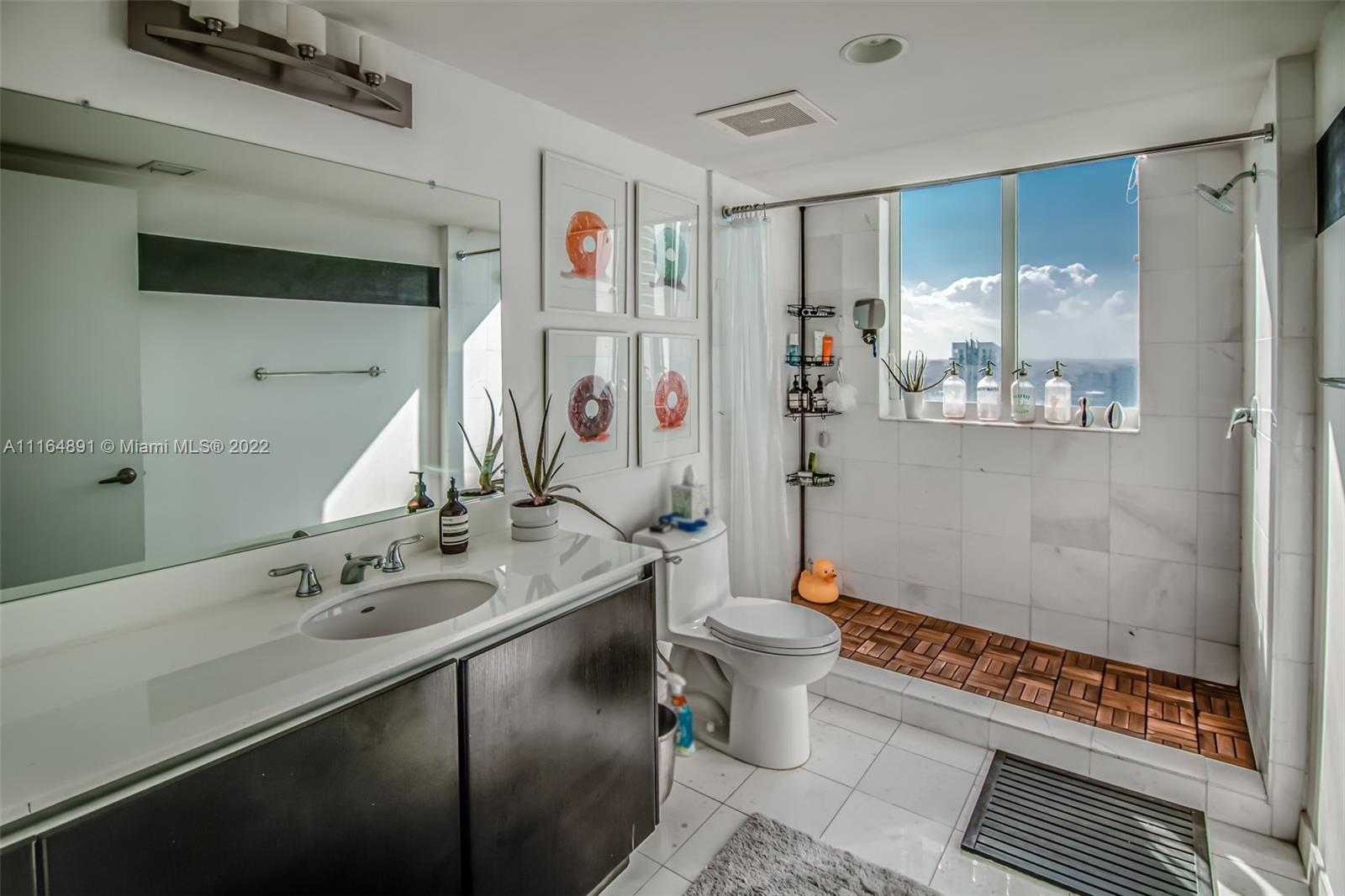 665 NE 25th St Unit: 2405