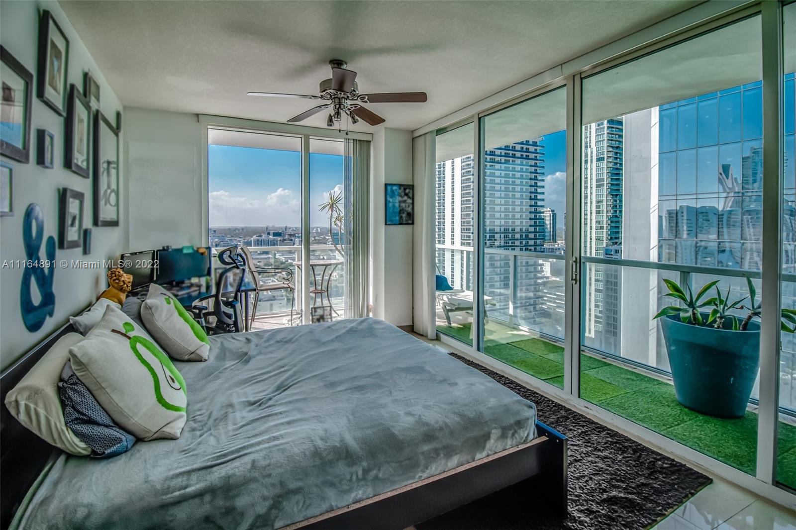 665 NE 25th St Unit: 2405