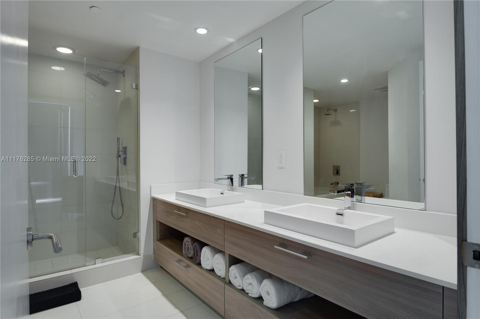 1300 S Miami Ave Unit: 2910