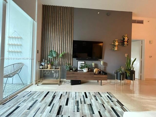 31 SE 5th St Unit: 209