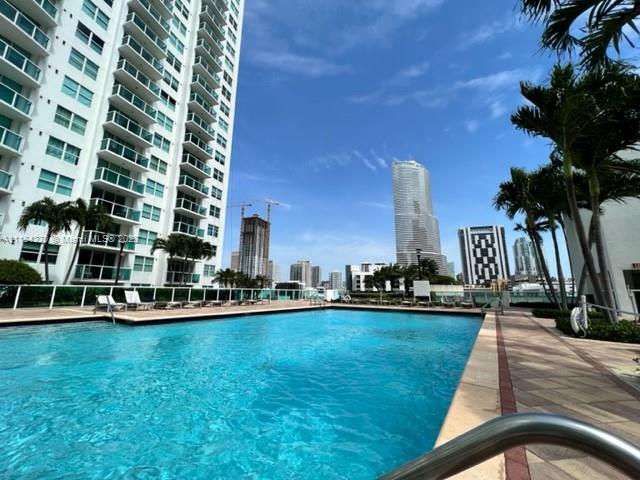 31 SE 5th St Unit: 209