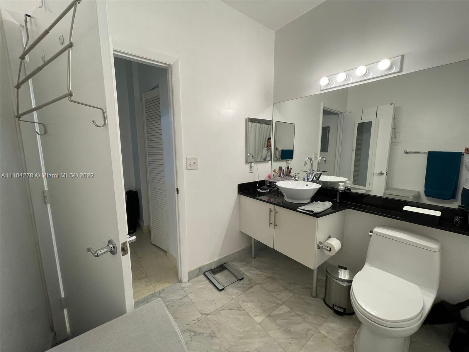31 SE 5th St Unit: 209