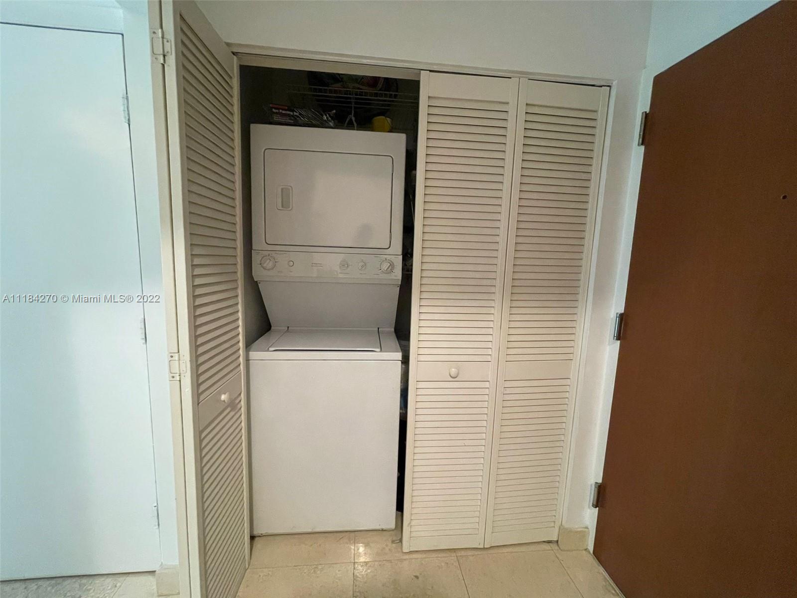 31 SE 5th St Unit: 209