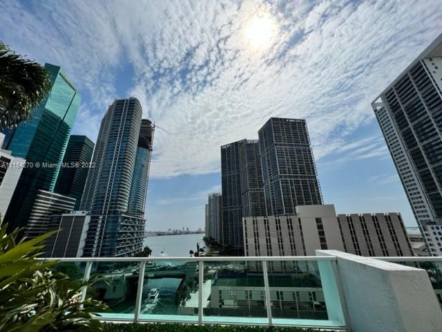 31 SE 5th St Unit: 209