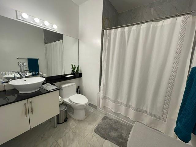 31 SE 5th St Unit: 209
