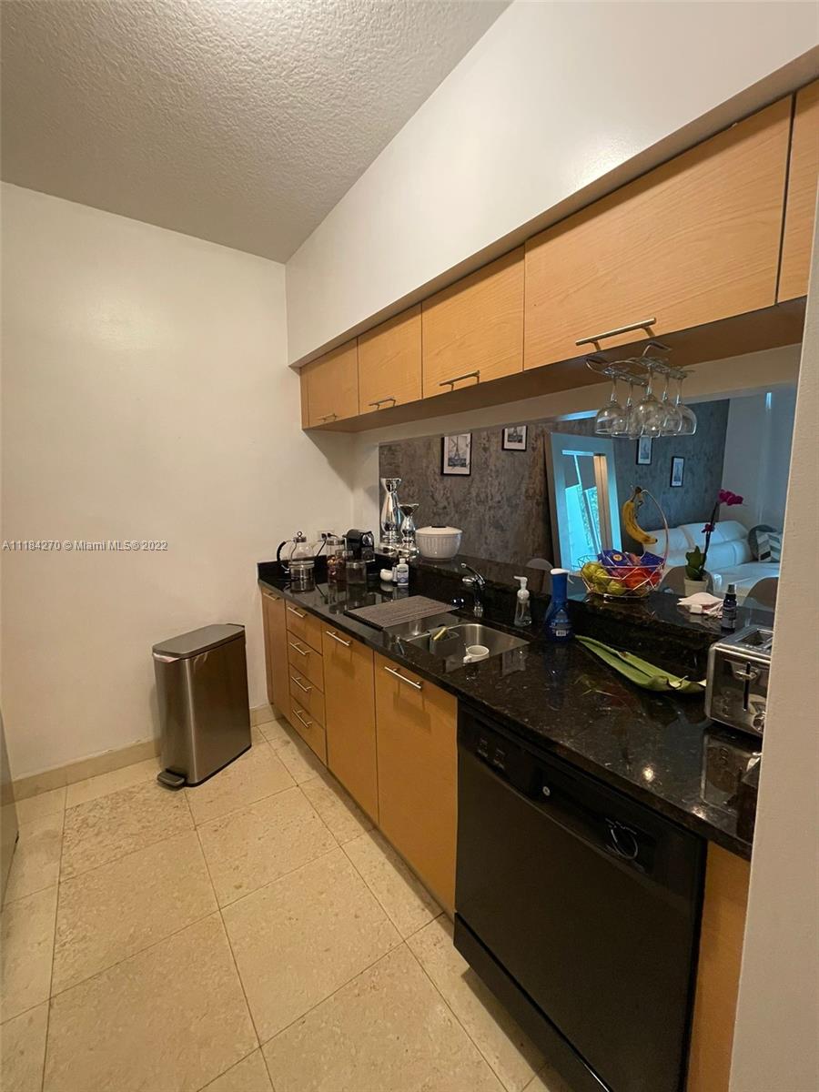 31 SE 5th St Unit: 209