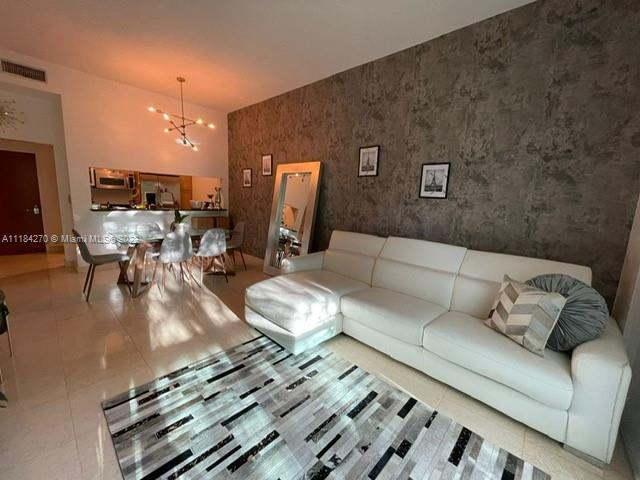 31 SE 5th St Unit: 209