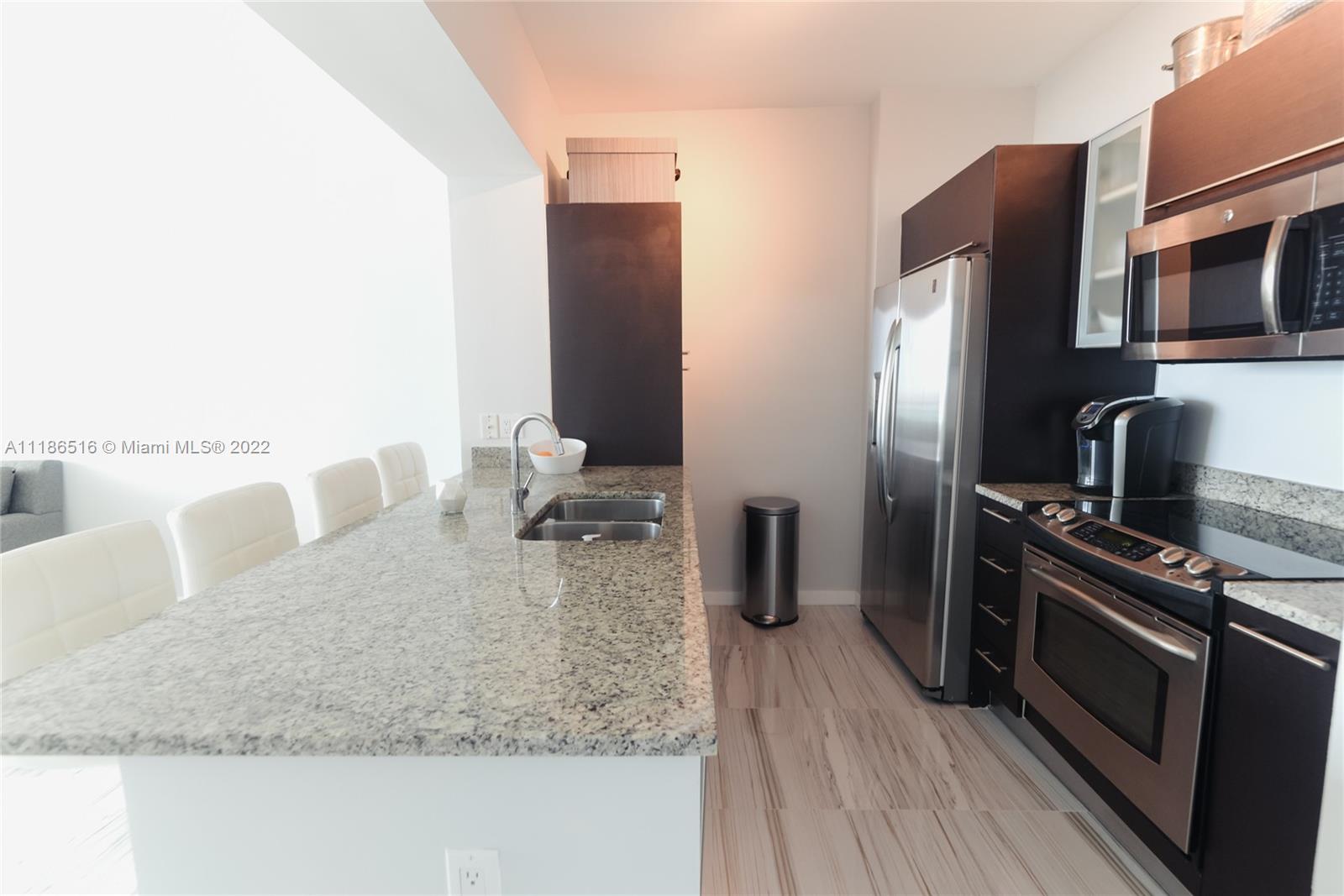 951 Brickell Ave Unit: 2902