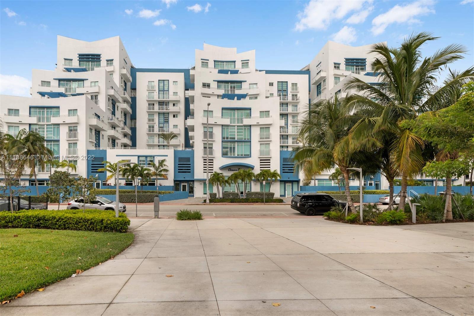 7600 Collins Ave Unit: 604