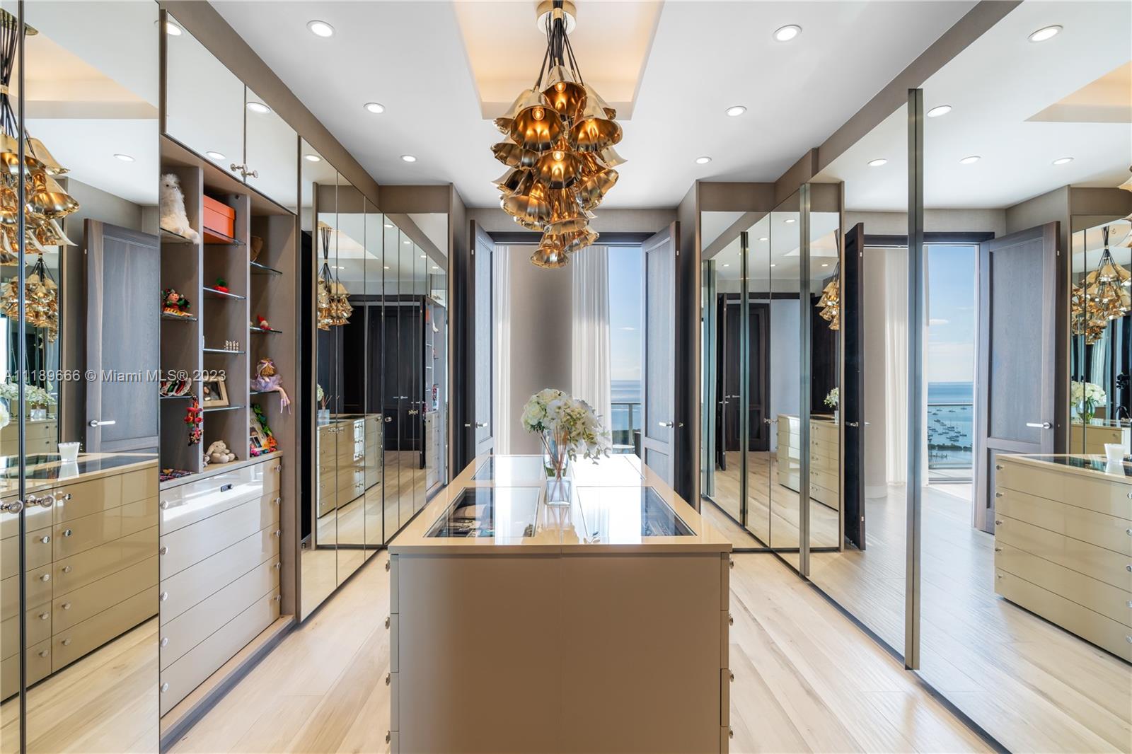 2675 S Bayshore Dr Unit: LPHS