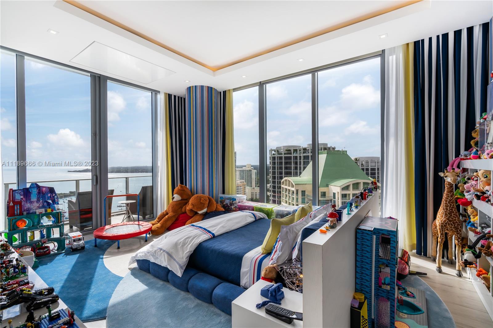 2675 S Bayshore Dr Unit: LPHS