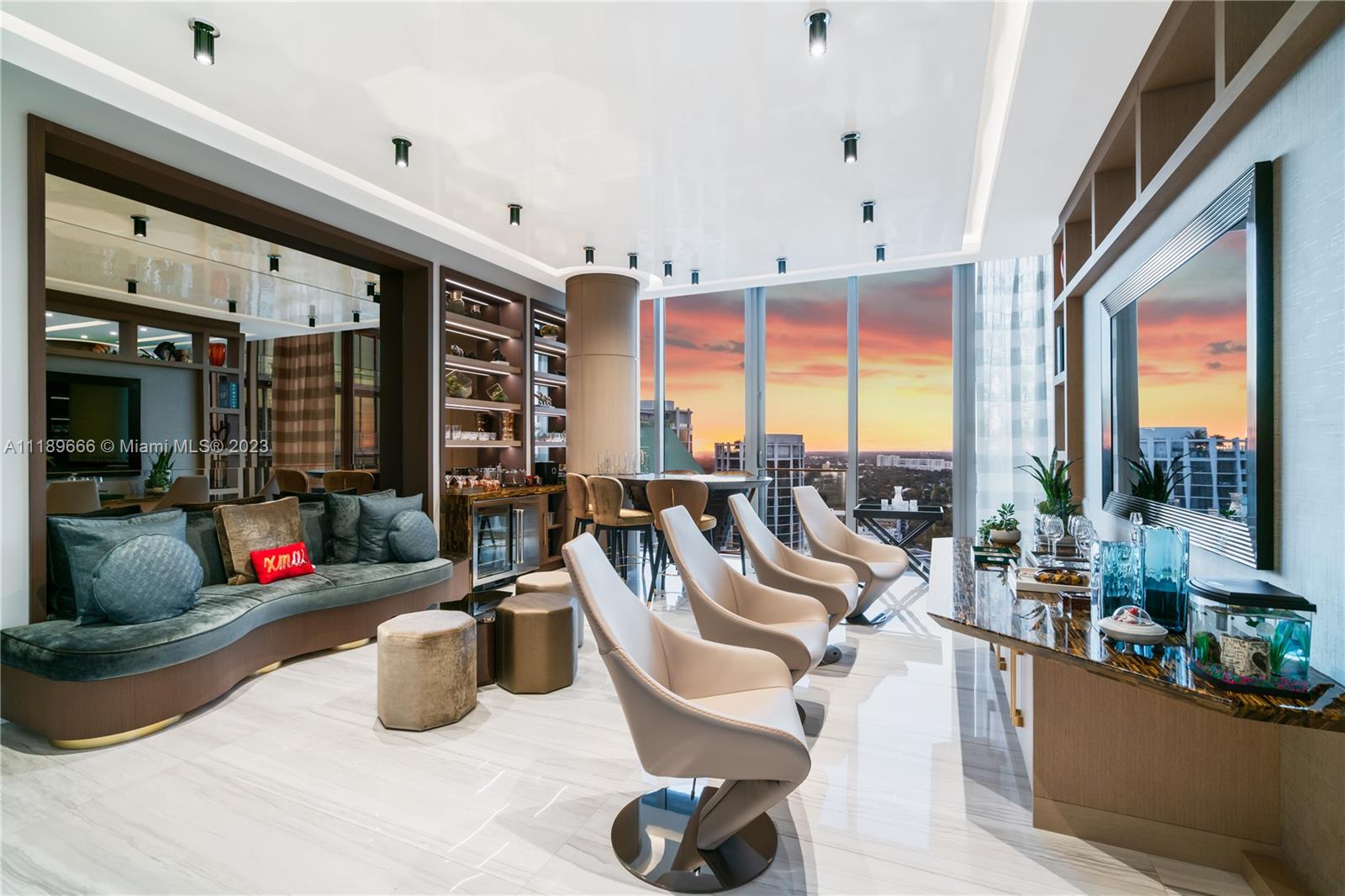 2675 S Bayshore Dr Unit: LPHS
