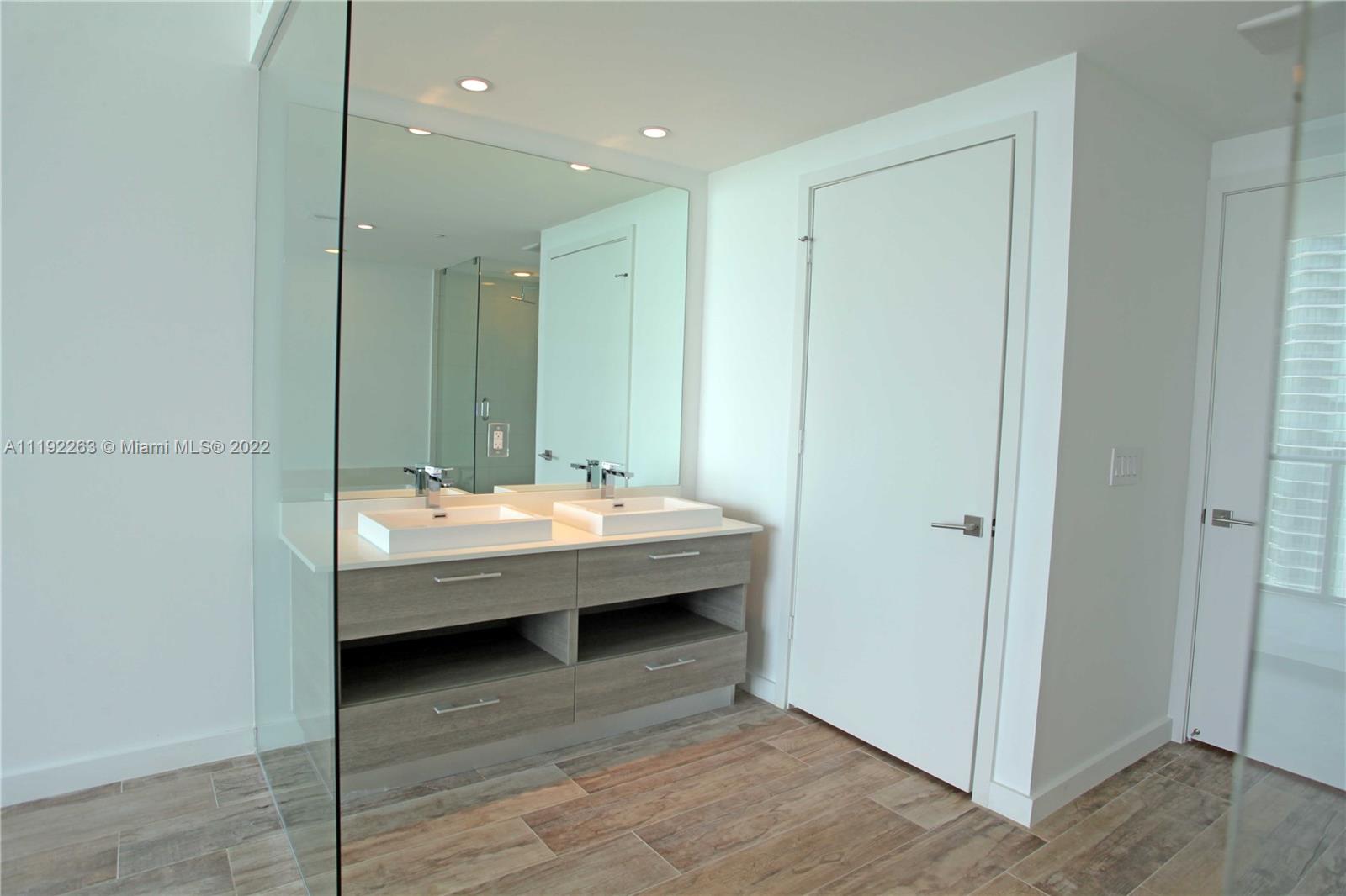 650 NE 32nd St Unit: 3101