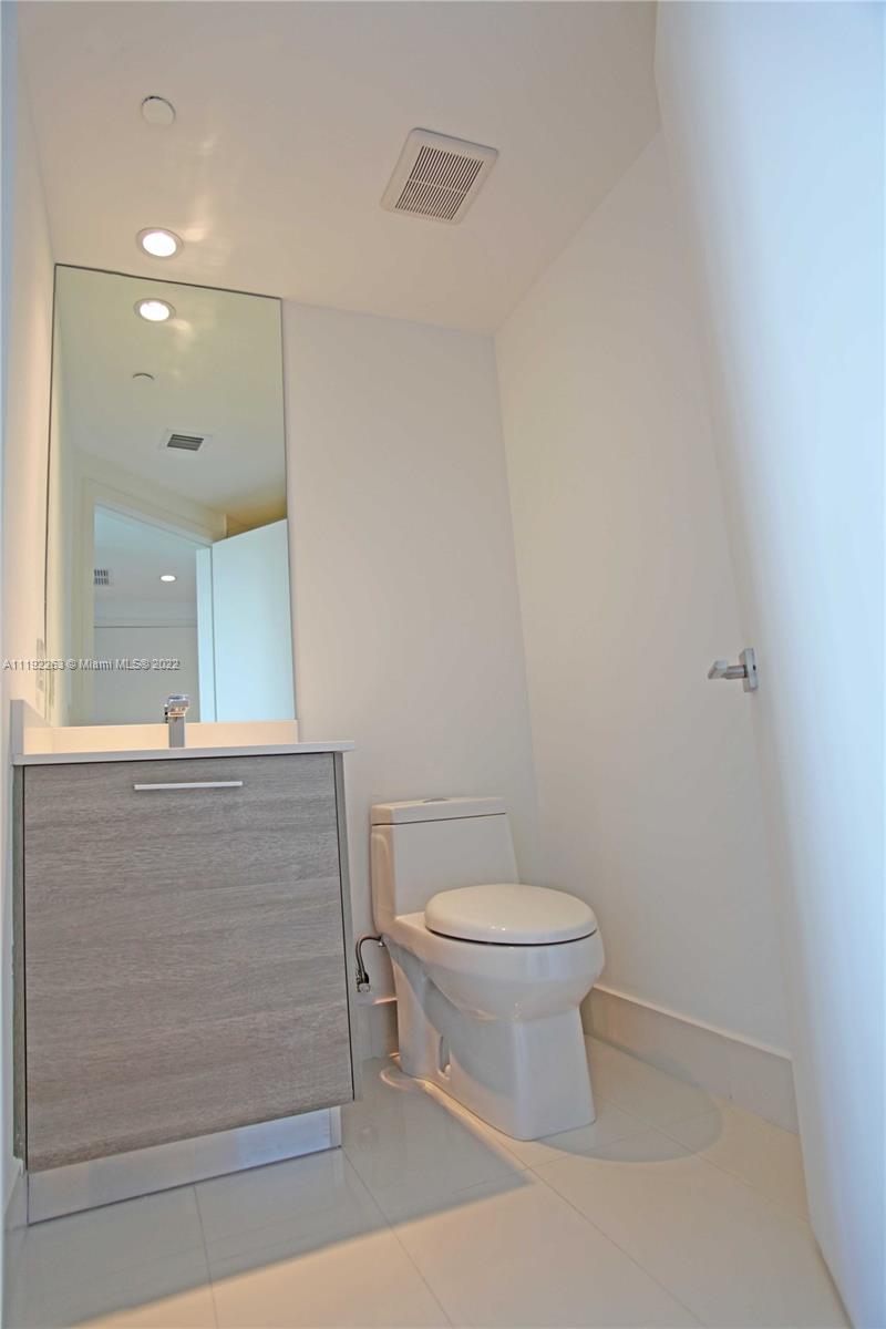 650 NE 32nd St Unit: 3101