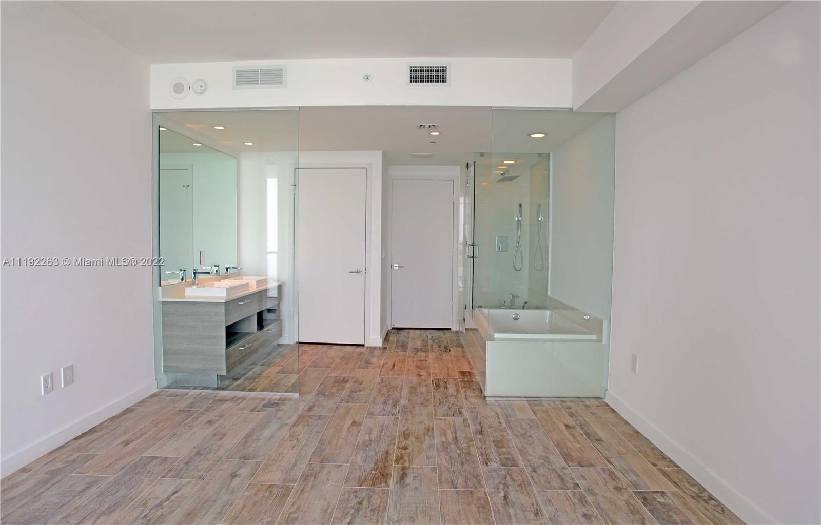 650 NE 32nd St Unit: 3101