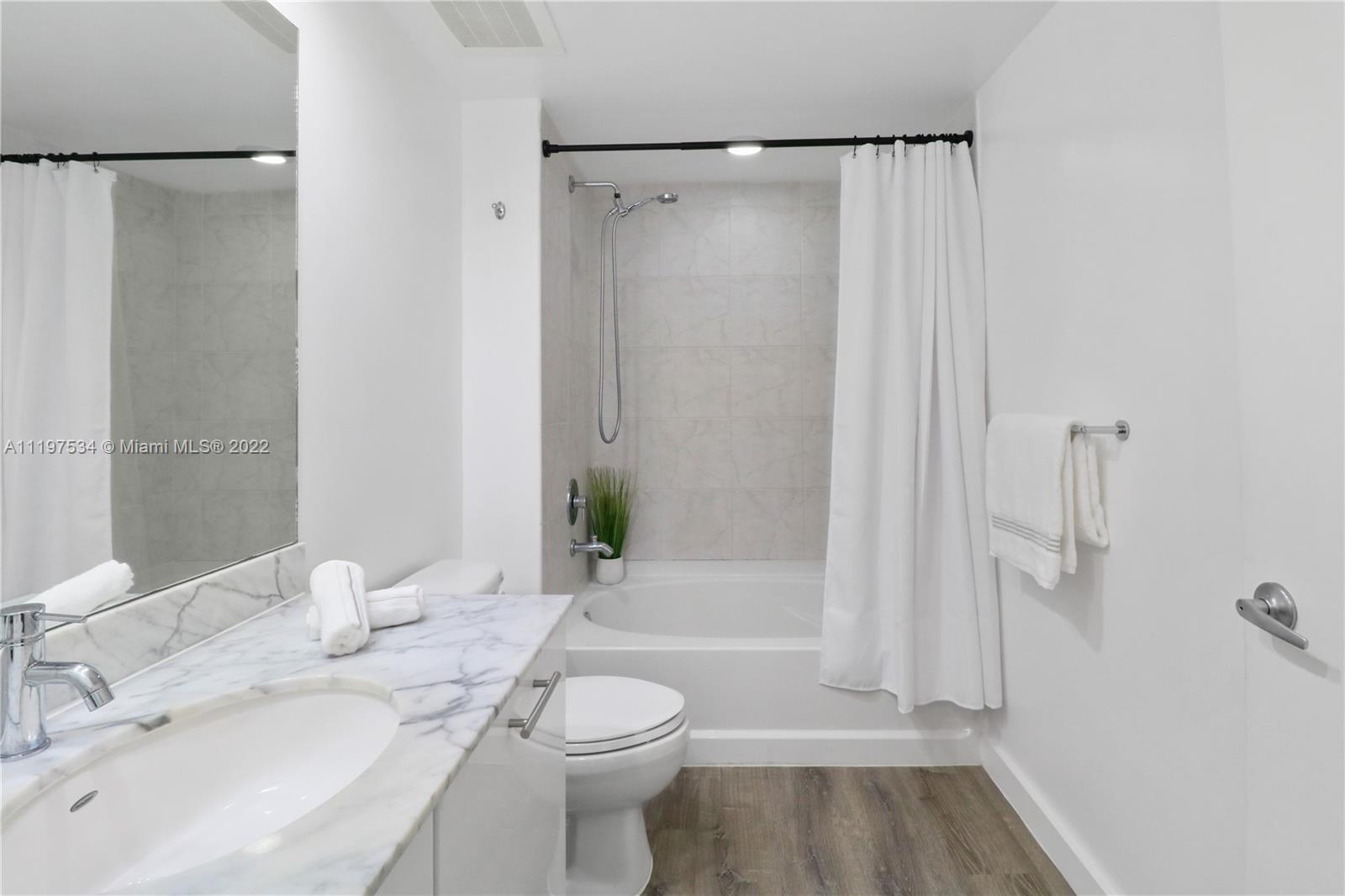 950 Brickell Bay Dr Unit: 1802