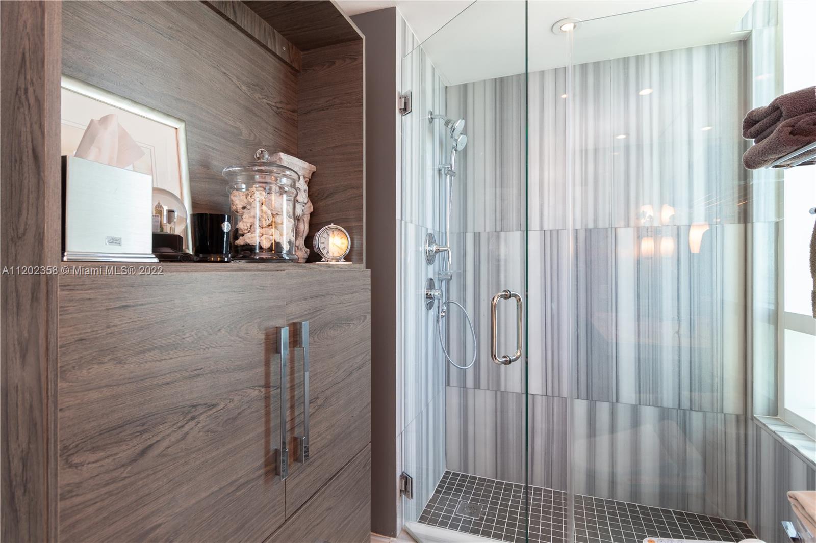 1900 N Bayshore Dr Unit: 4202