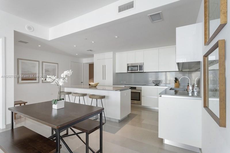 68 SE 6th St Unit: 1209