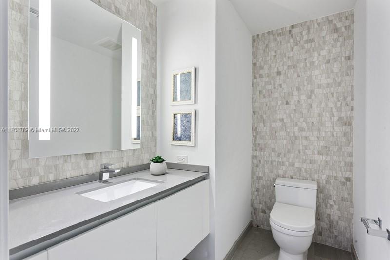 68 SE 6th St Unit: 1209