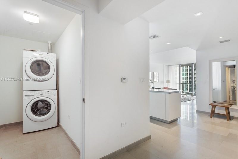 68 SE 6th St Unit: 1209