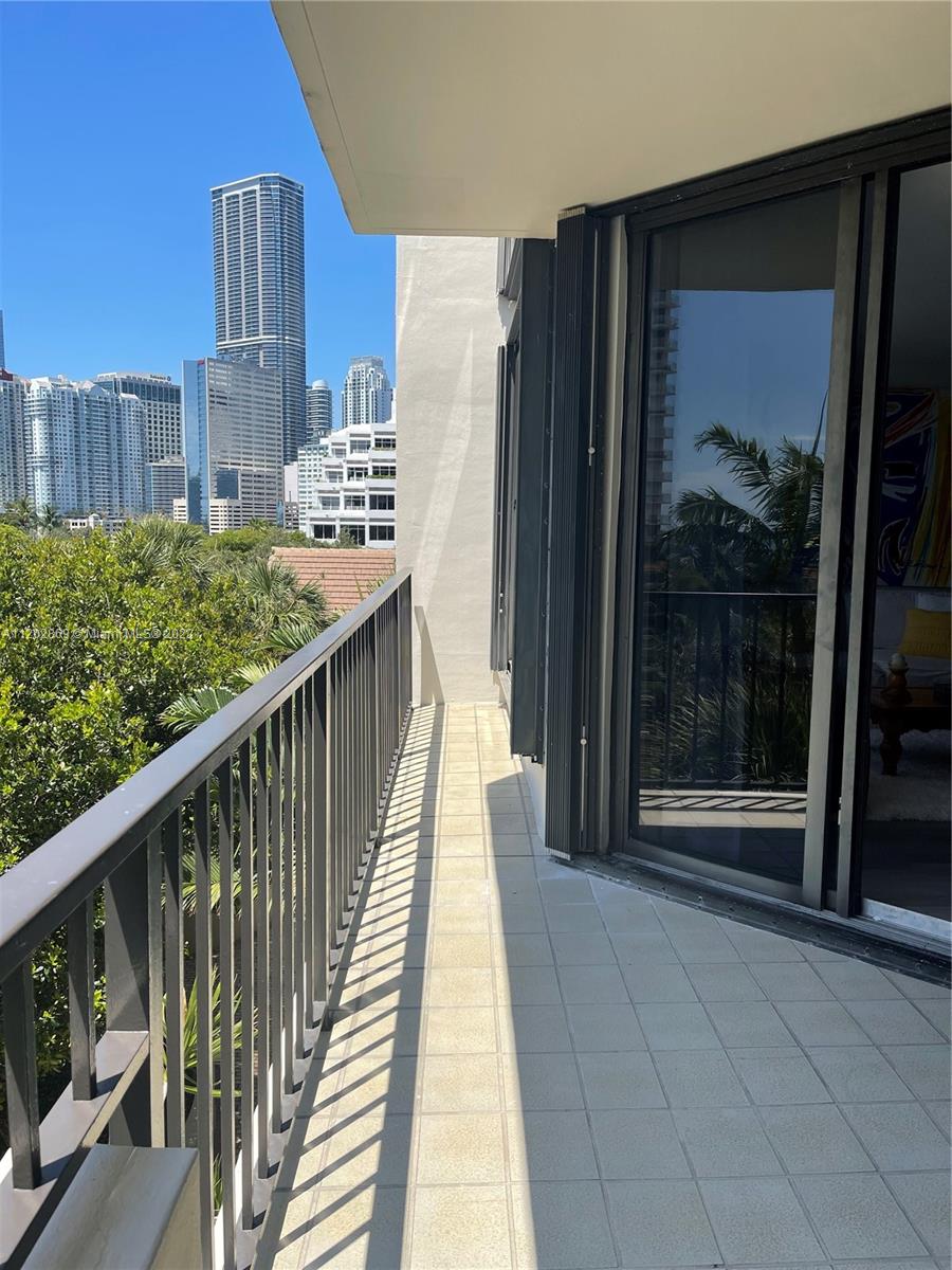 520 Brickell Key Dr Unit: A513