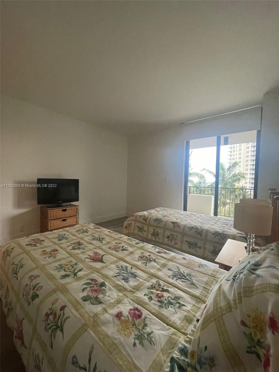 520 Brickell Key Dr Unit: A513