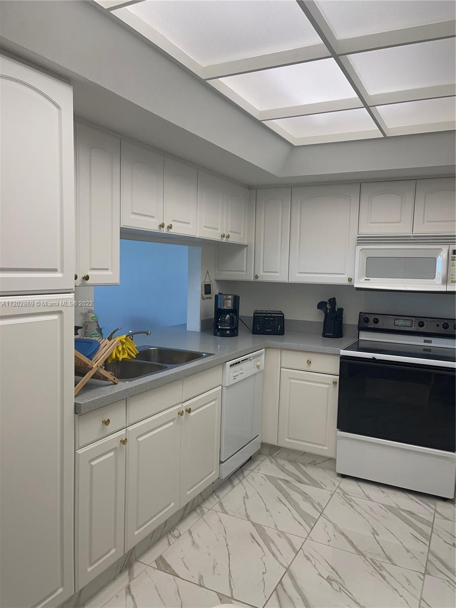 520 Brickell Key Dr Unit: A513