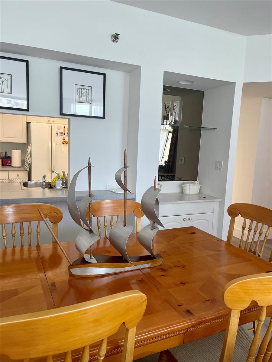 520 Brickell Key Dr Unit: A513