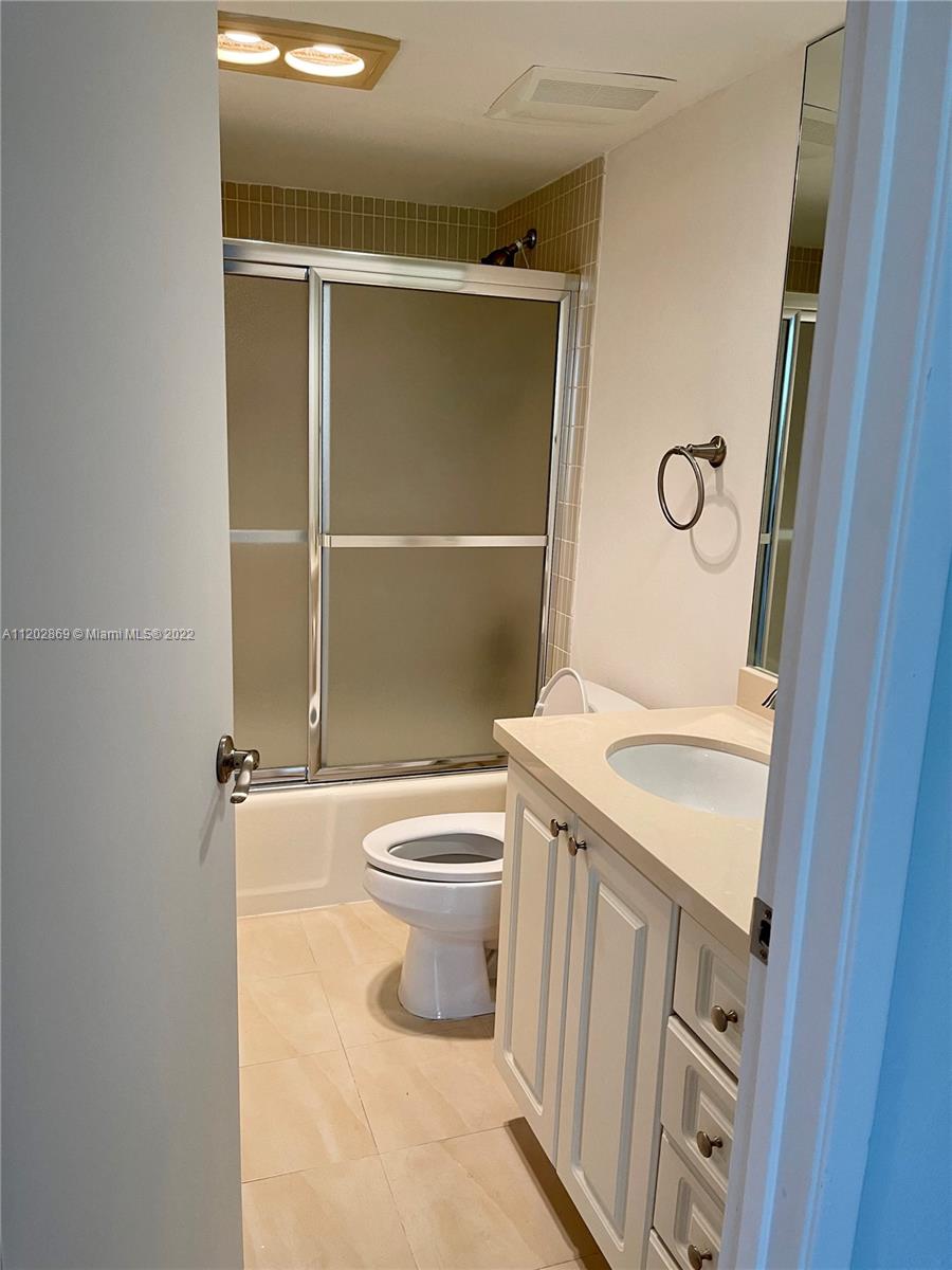 520 Brickell Key Dr Unit: A513