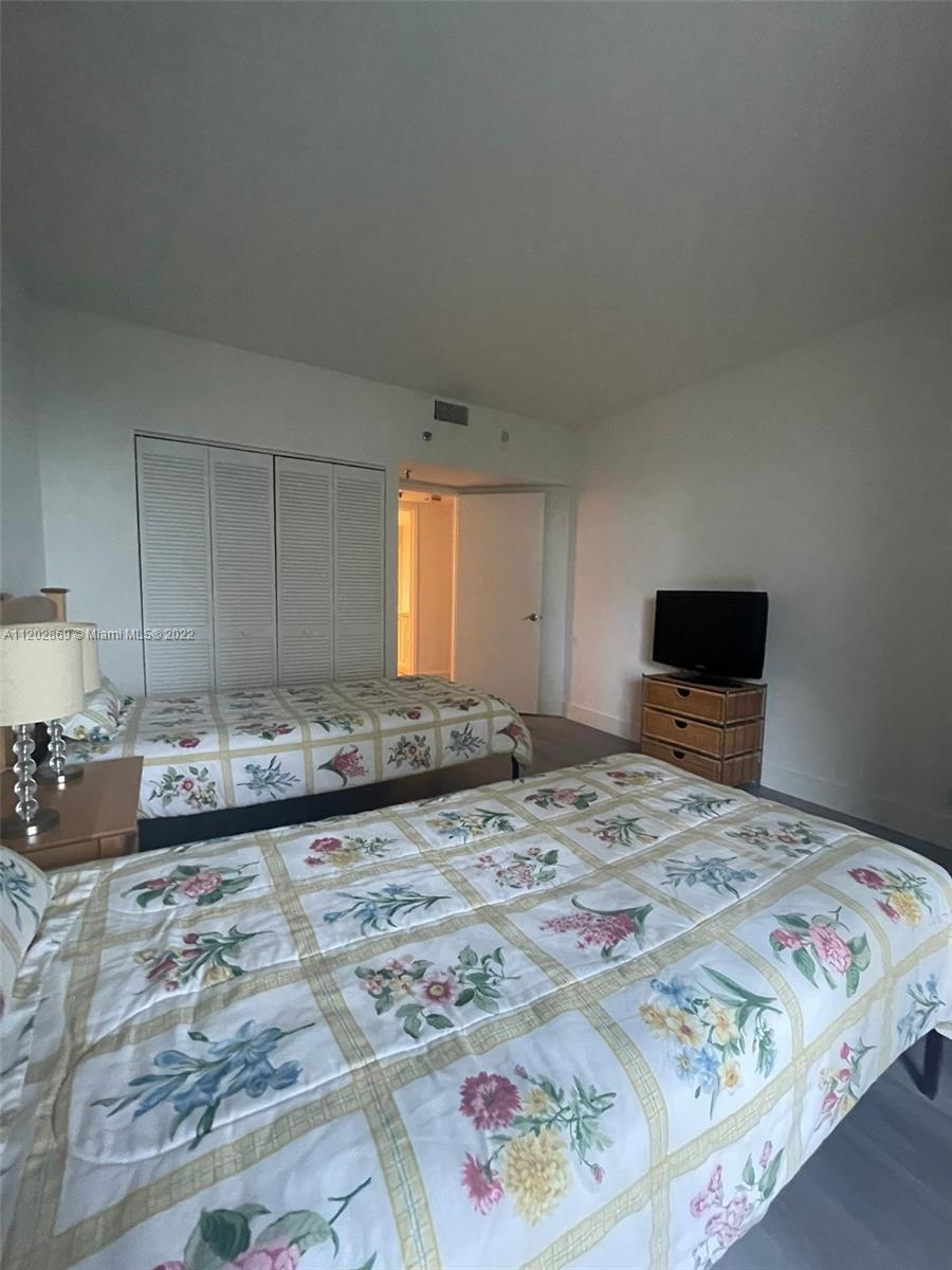 520 Brickell Key Dr Unit: A513