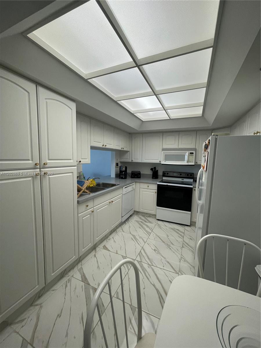 520 Brickell Key Dr Unit: A513