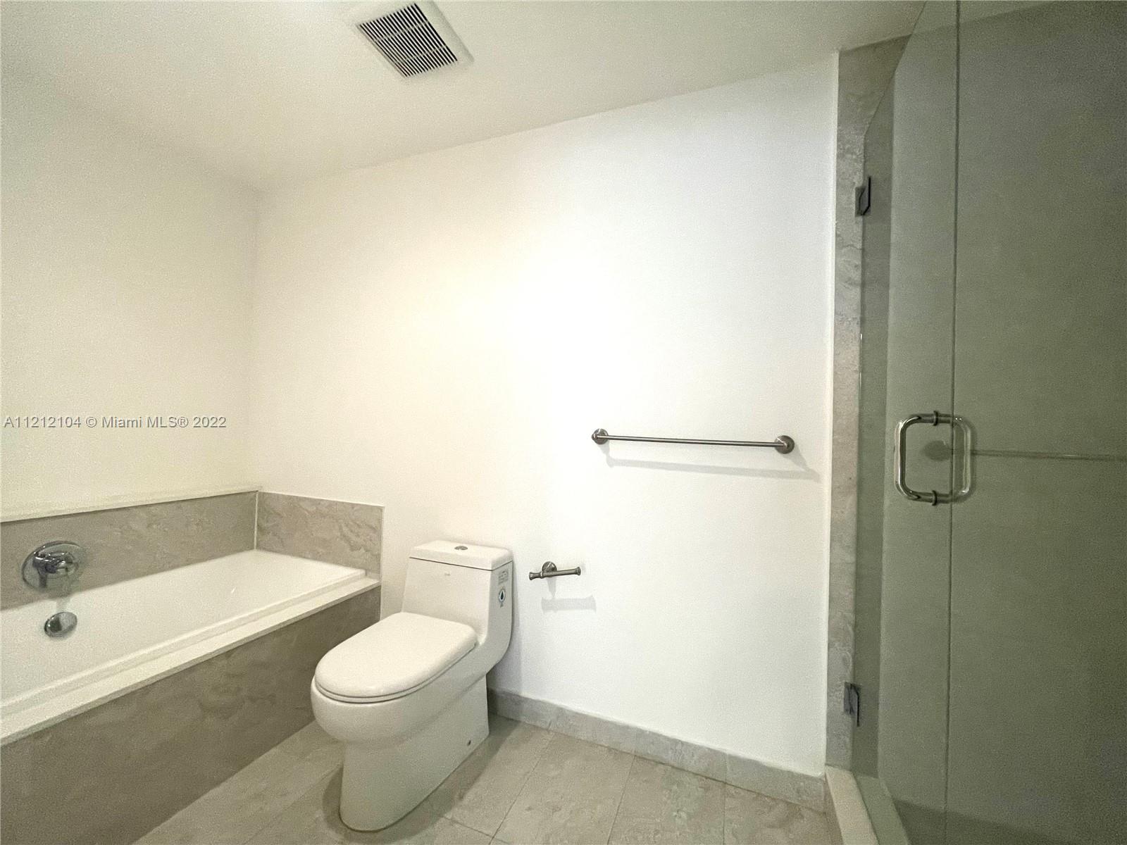 488 NE 18th St Unit: 209
