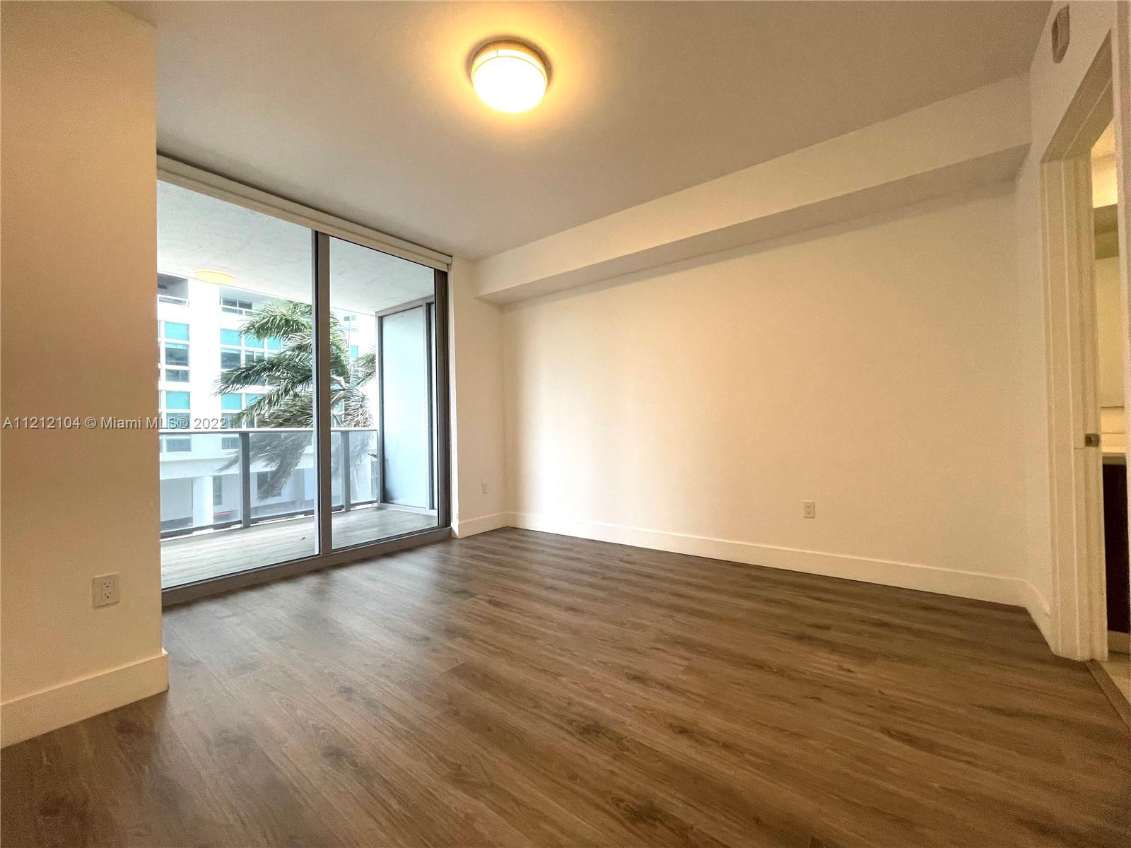 488 NE 18th St Unit: 209