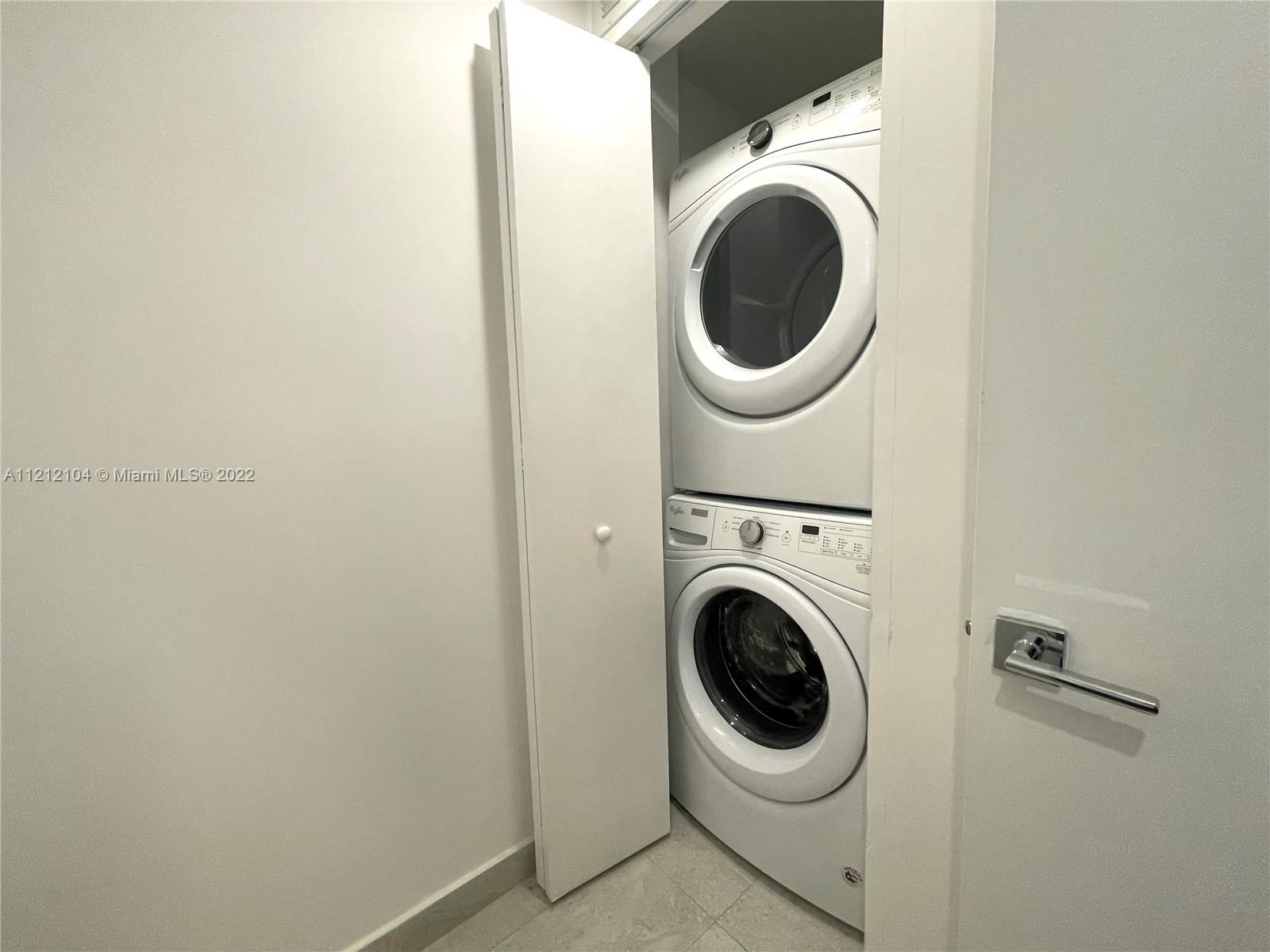 488 NE 18th St Unit: 209