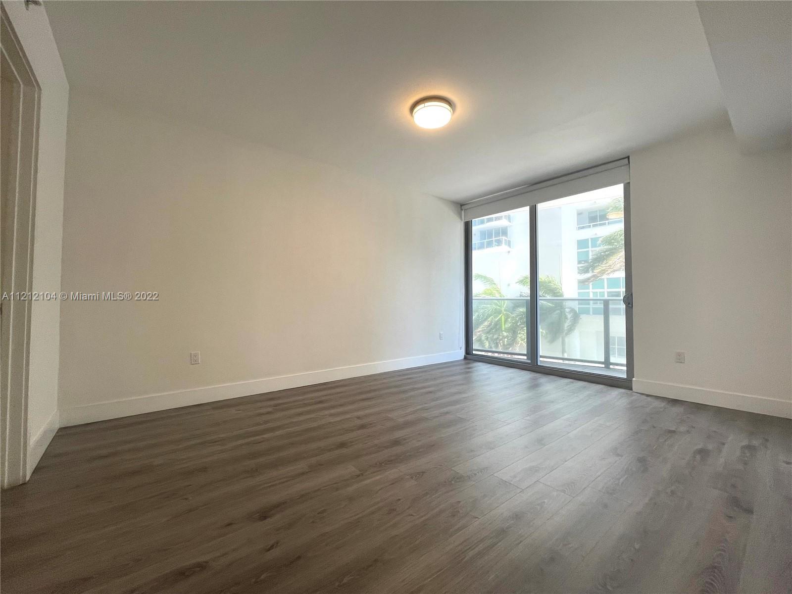 488 NE 18th St Unit: 209