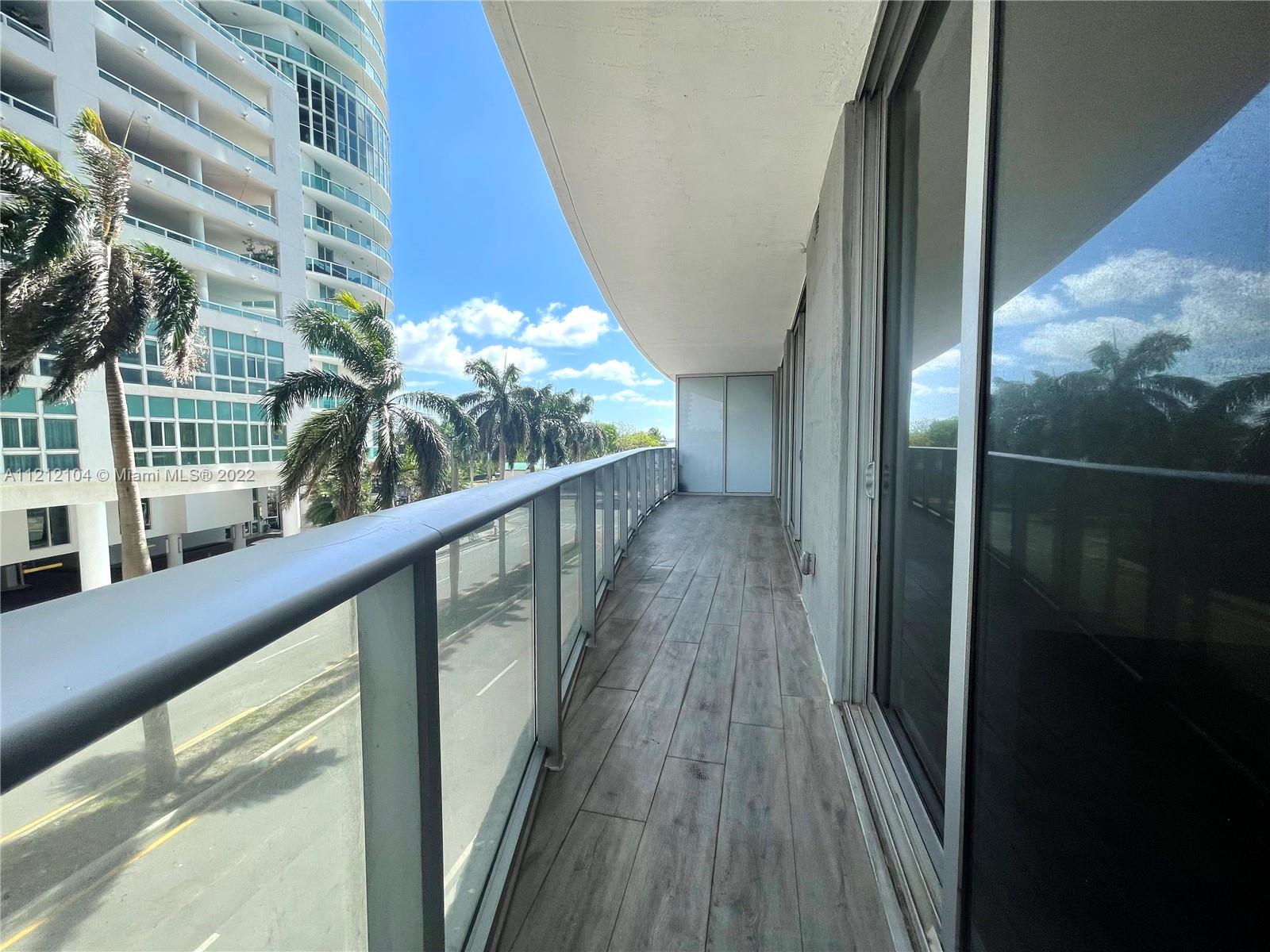 488 NE 18th St Unit: 209