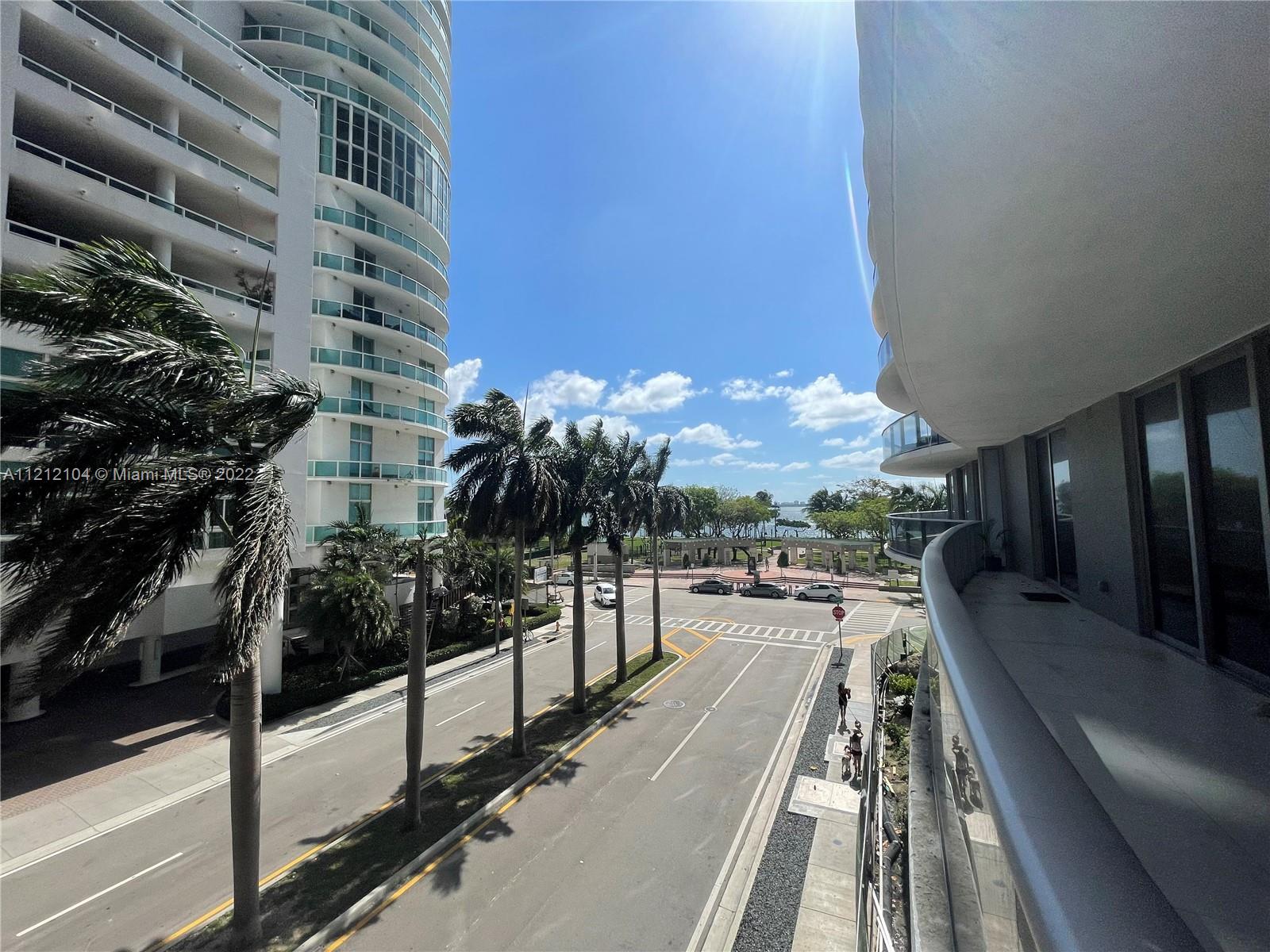 488 NE 18th St Unit: 209