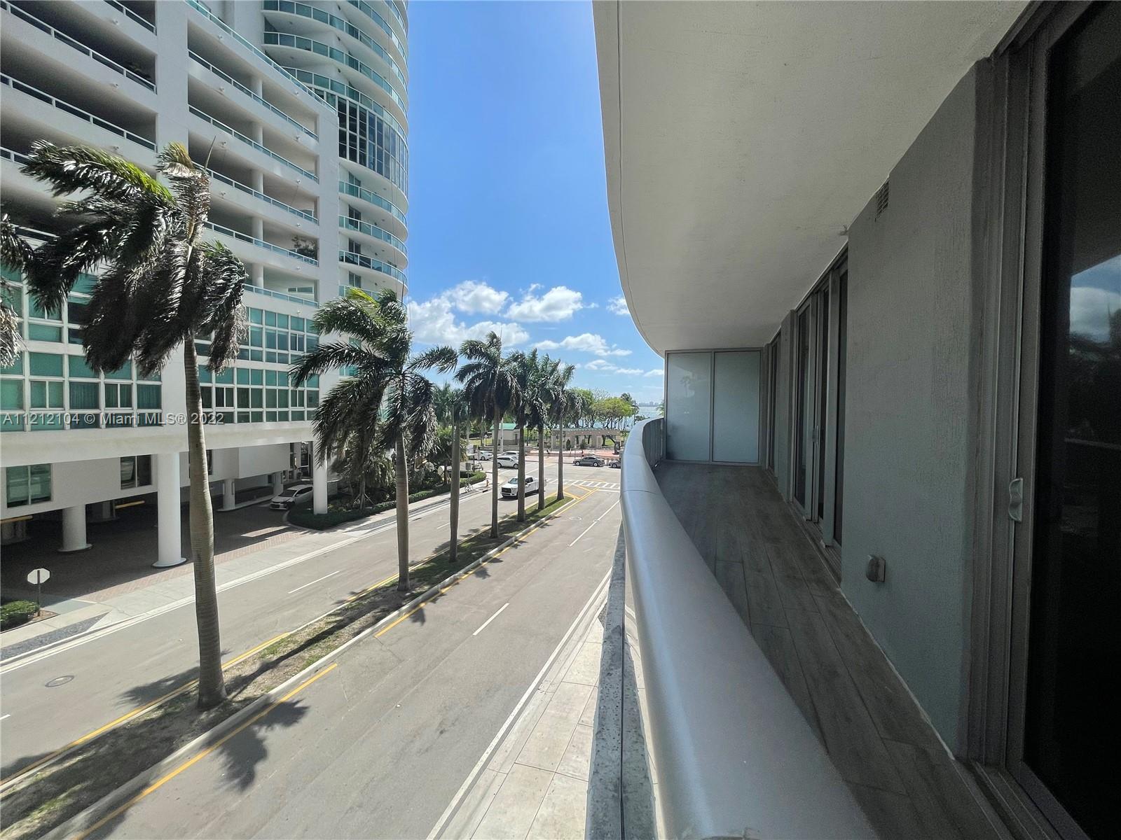 488 NE 18th St Unit: 209