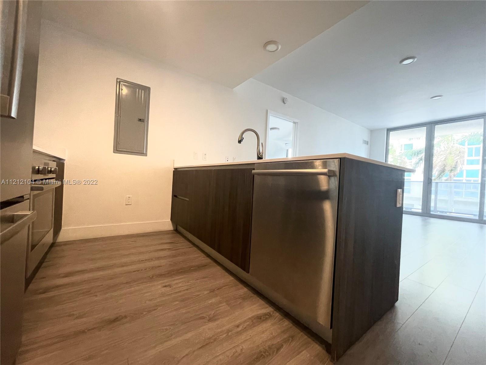 488 NE 18th St Unit: 209
