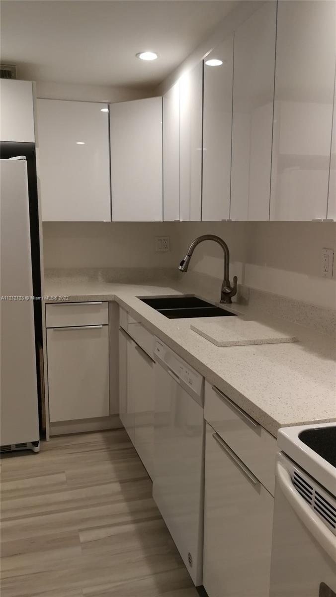 600 NE 36th St Unit: 1802