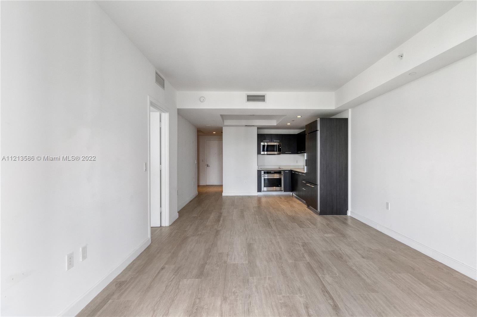 45 SW 9th St Unit: 3504