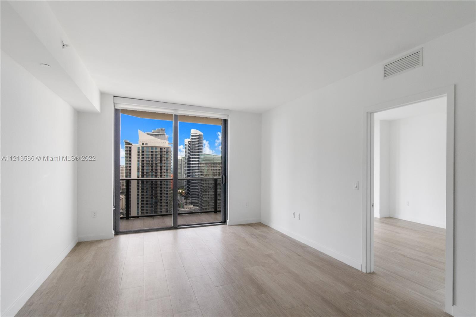 45 SW 9th St Unit: 3504
