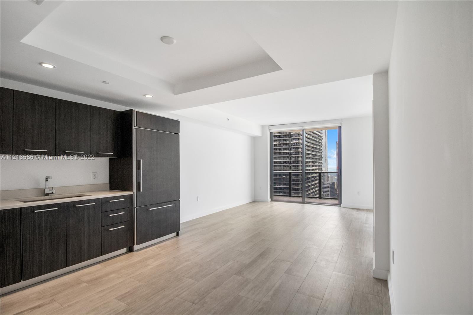 45 SW 9th St Unit: 3504