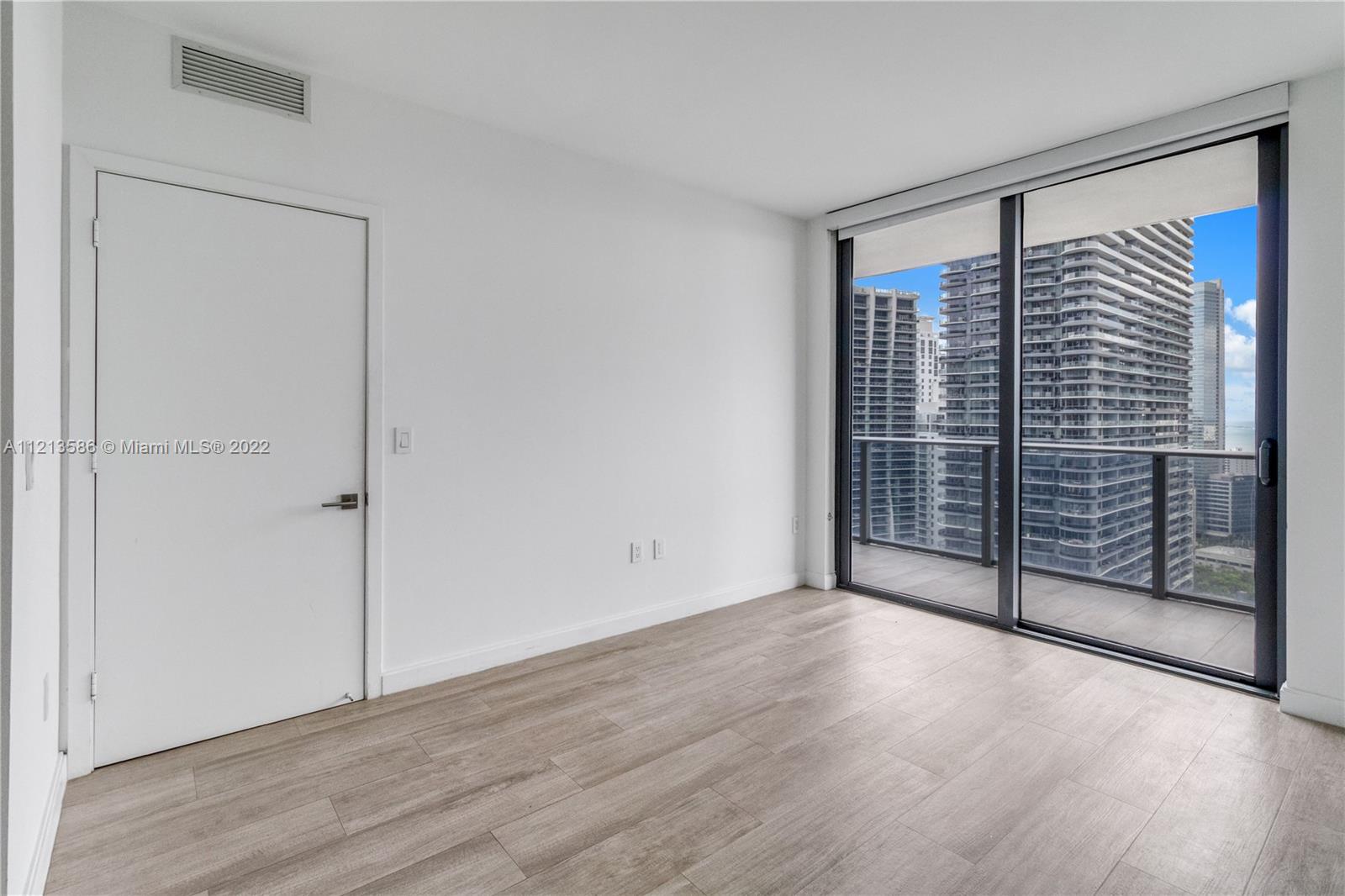 45 SW 9th St Unit: 3504