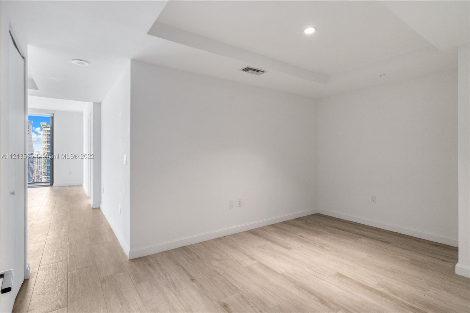 45 SW 9th St Unit: 3504