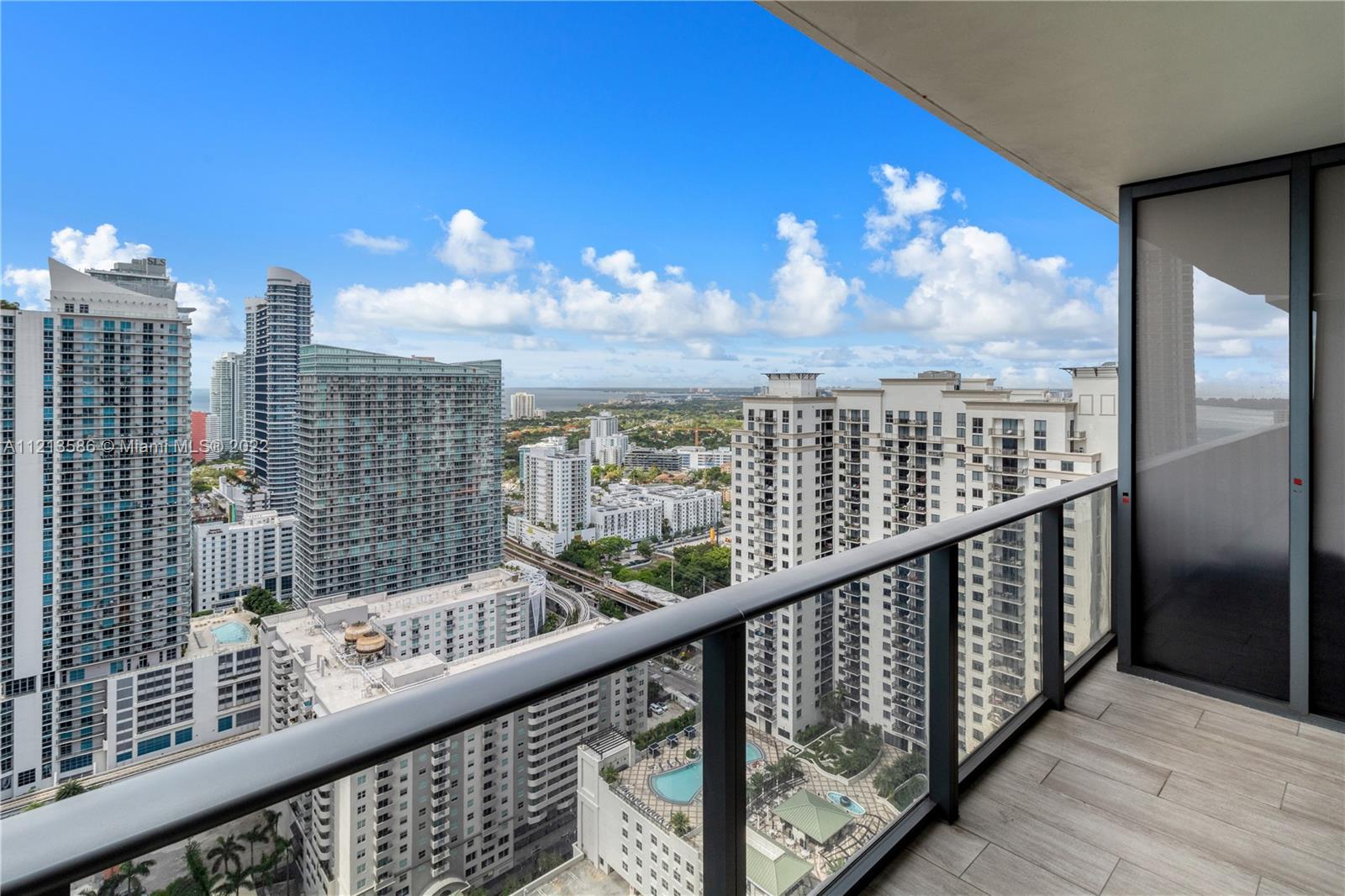45 SW 9th St Unit: 3504