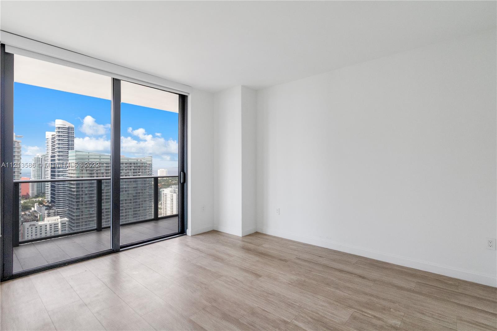 45 SW 9th St Unit: 3504
